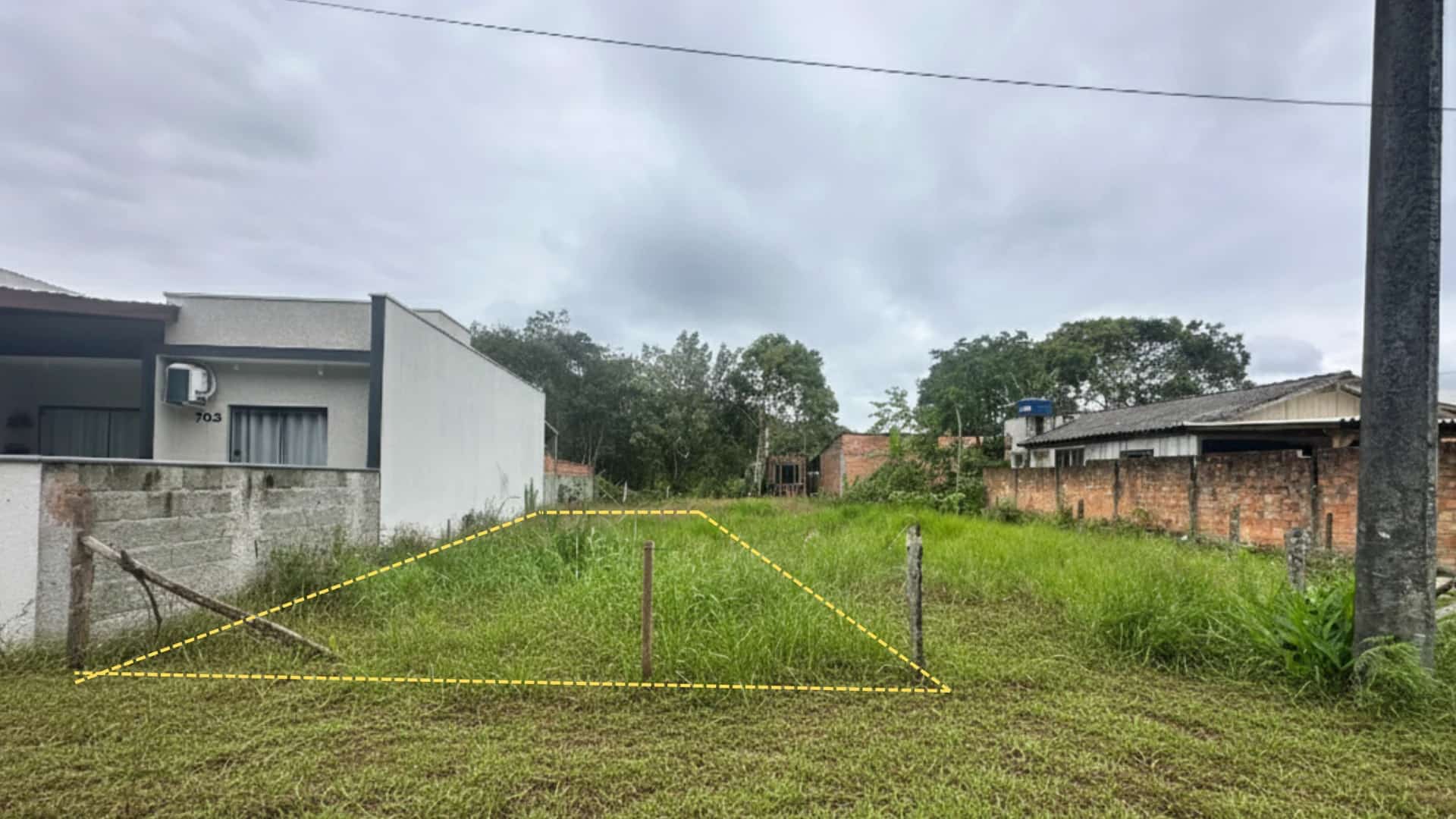 TERRENO LIMPO E ATERRADO - 700m DO MAR