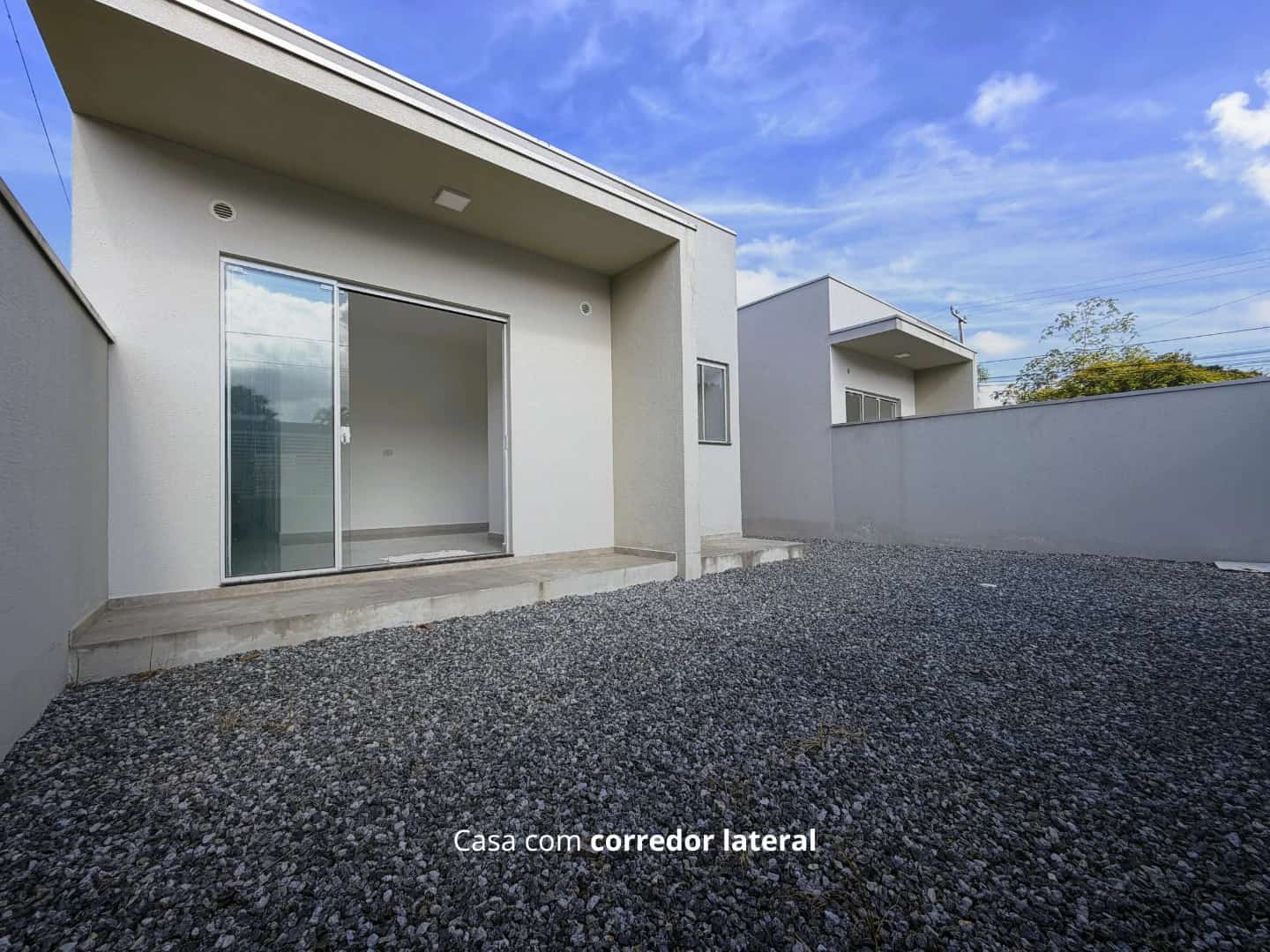 CASA DE 2 QUARTOS A 750m DO MAR