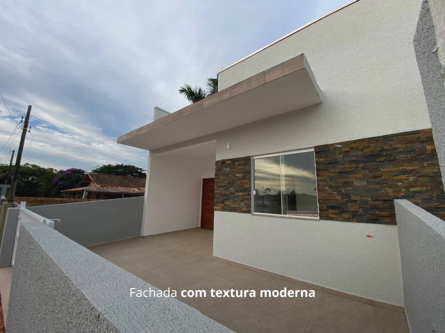 CASA NA REGIÃO CENTRAL 1 QUARTO + 1 SUÍTE